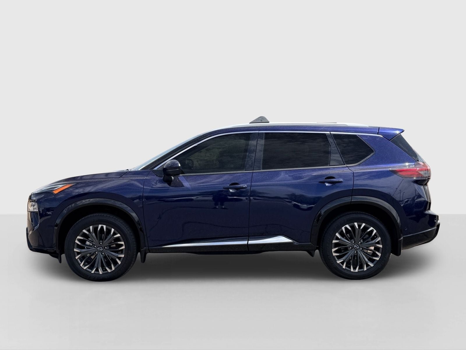 New 2026 Nissan Rogue Platinum w/ Platinum Premium Package AWD/4WD image 2