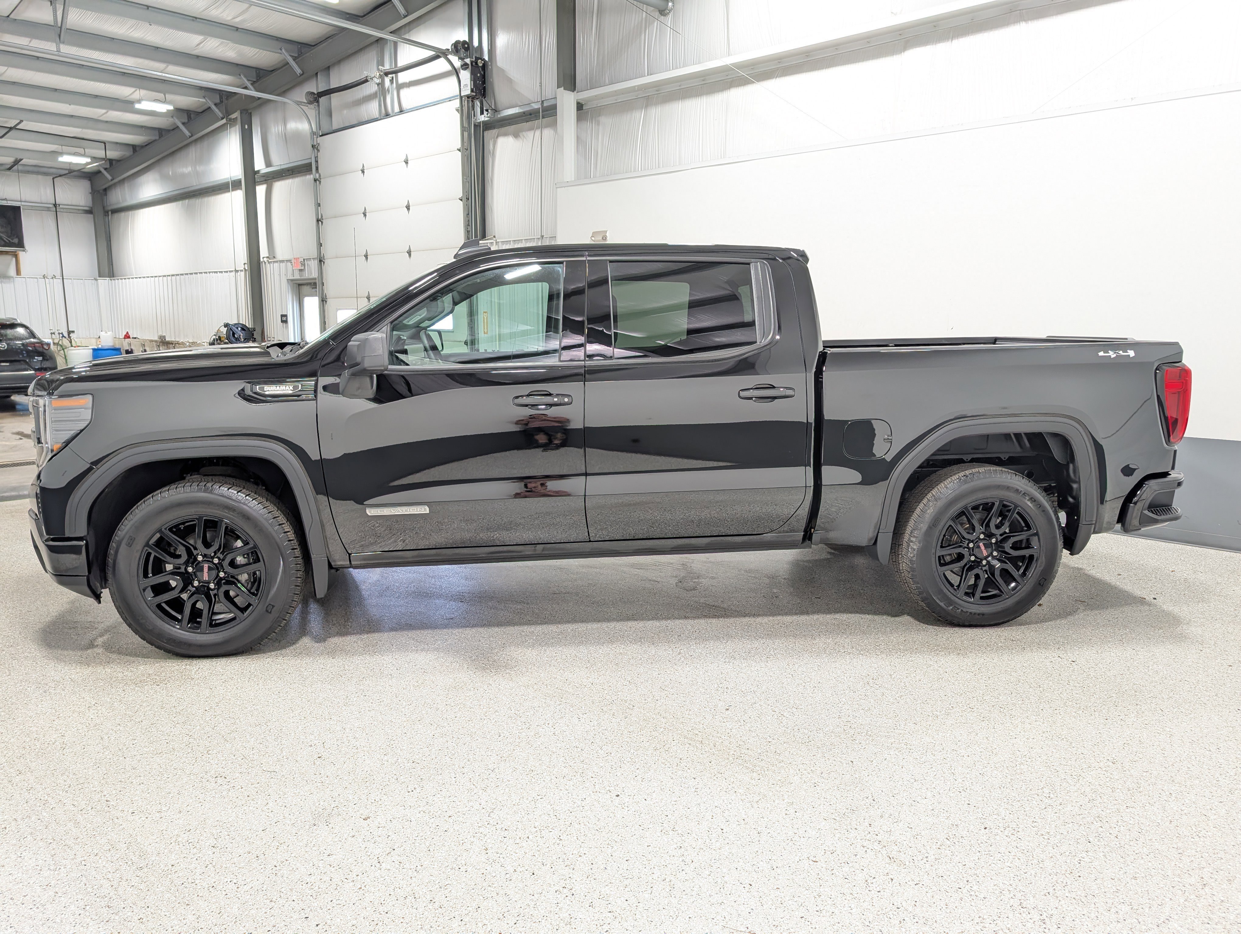 Used 2025 GMC Sierra 1500 Elevation image 6