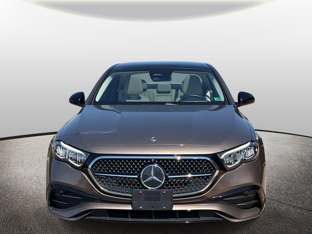 Used 2025 Mercedes-Benz E 350 4MATIC Sedan image 5