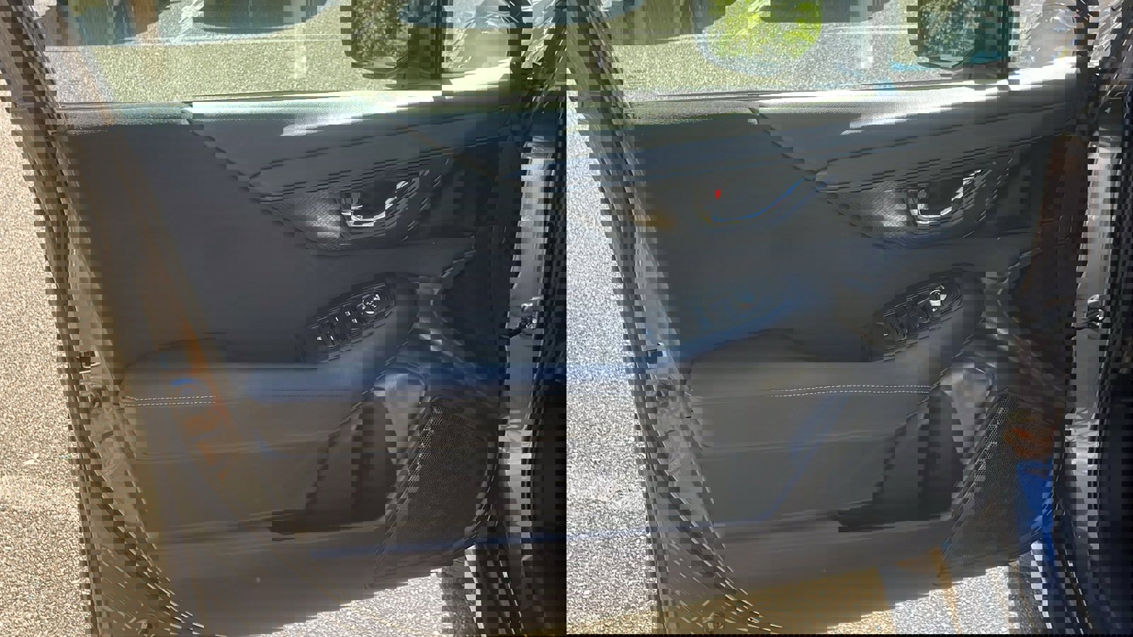 Used 2024 Subaru Outback Premium image 10