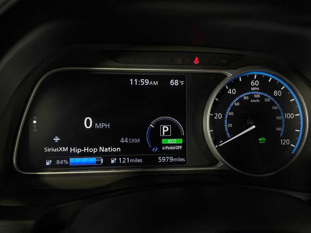 Used 2025 Nissan Leaf S FWD image 15
