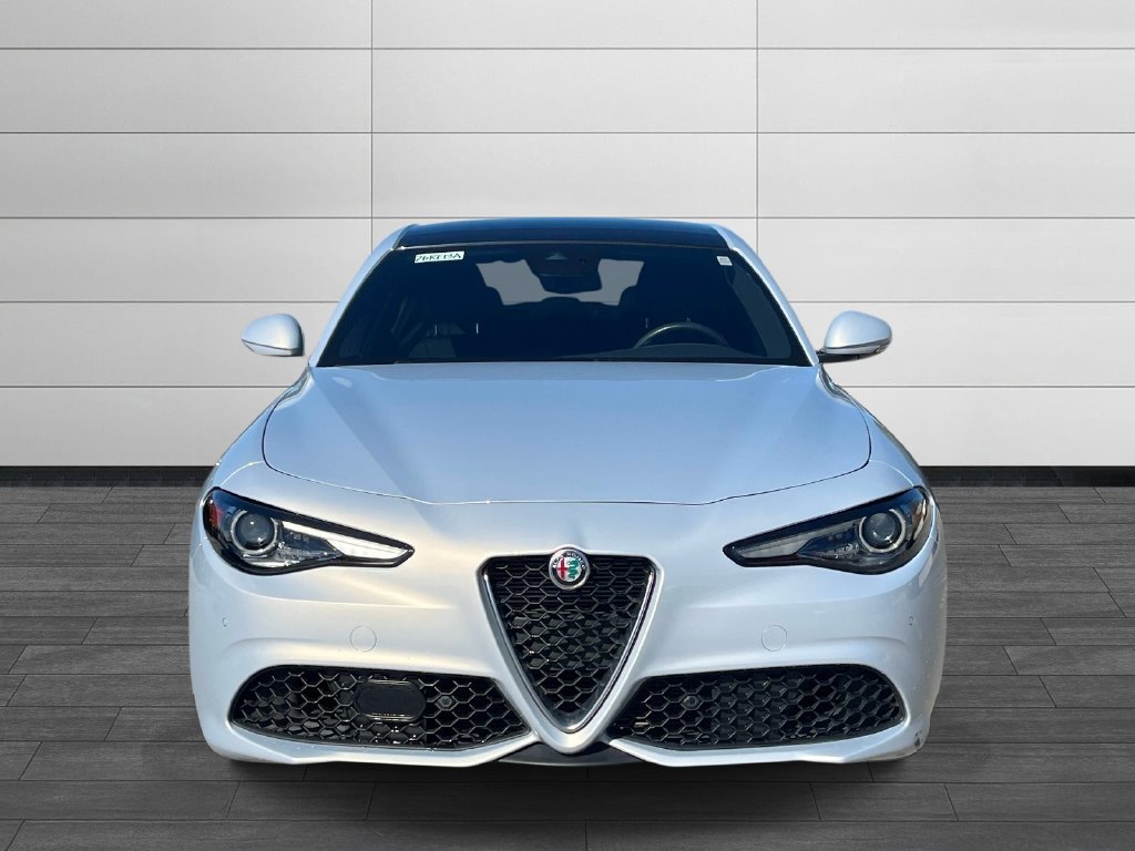 Used 2022 Alfa Romeo Giulia Ti RWD image 7