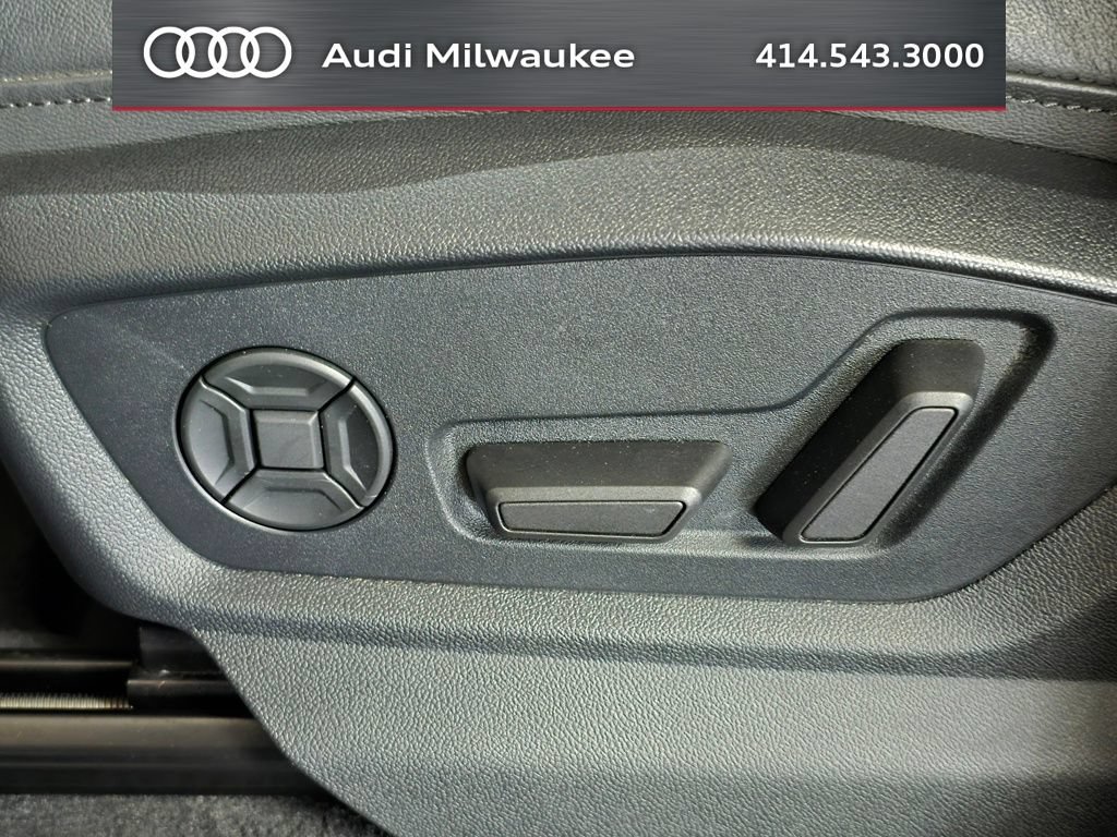 Used 2023 Audi Q7 2.0T Premium w/ Convenience Package AWD/4WD image 17