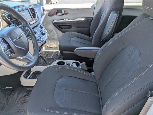 Used 2023 Chrysler Voyager LX FWD image 22