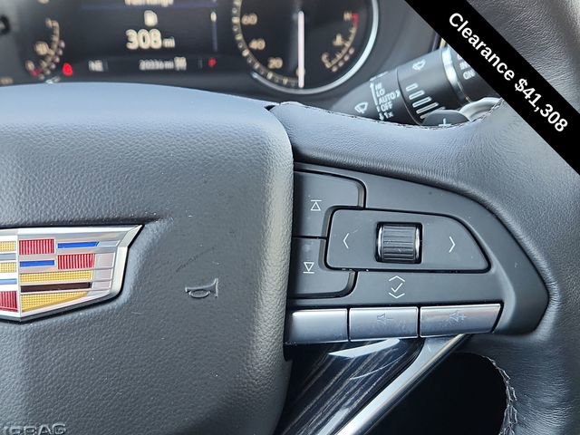 Used 2025 Cadillac XT6 Premium Luxury image 40