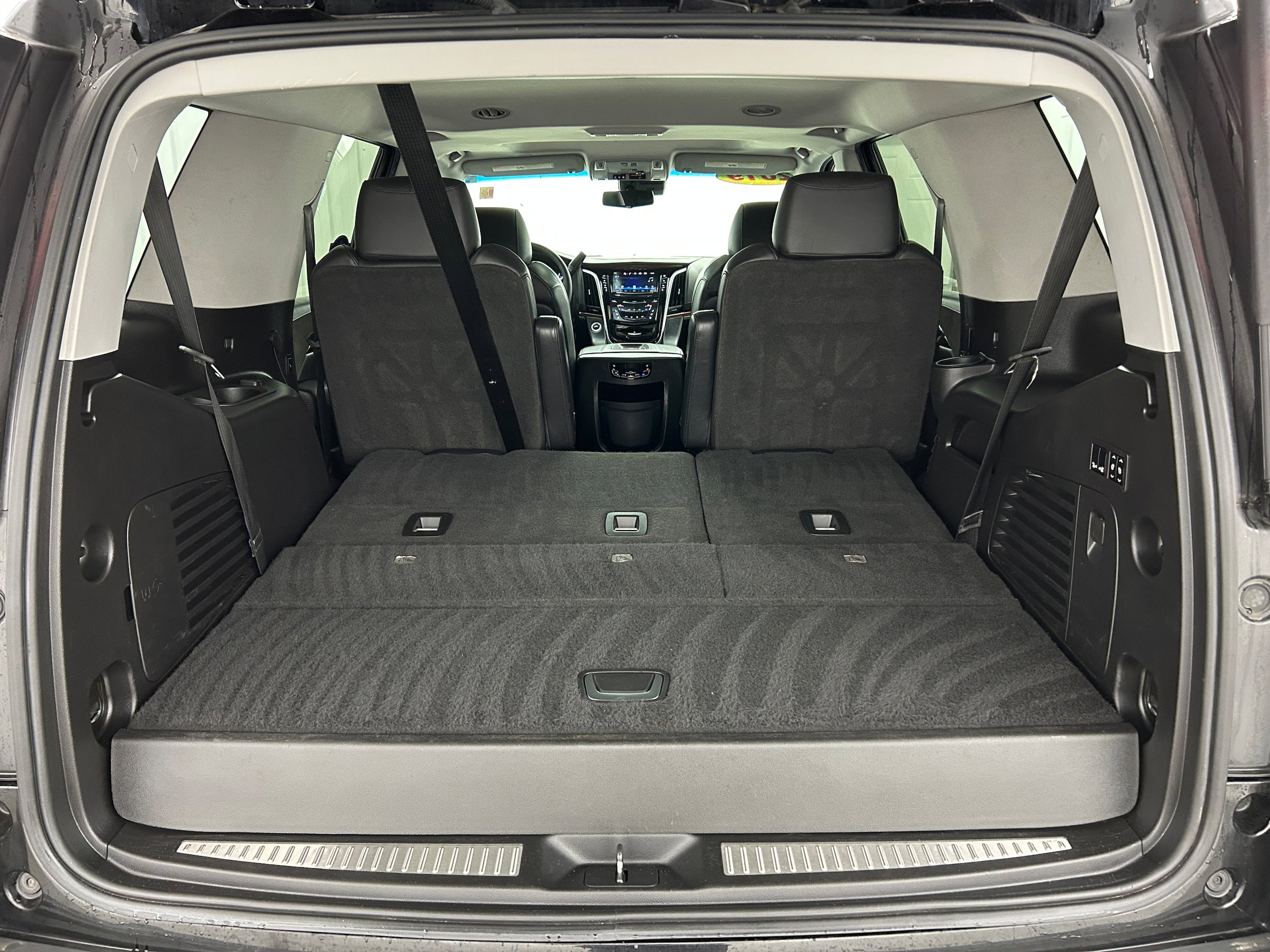 Used 2019 Cadillac Escalade Luxury AWD/4WD image 35