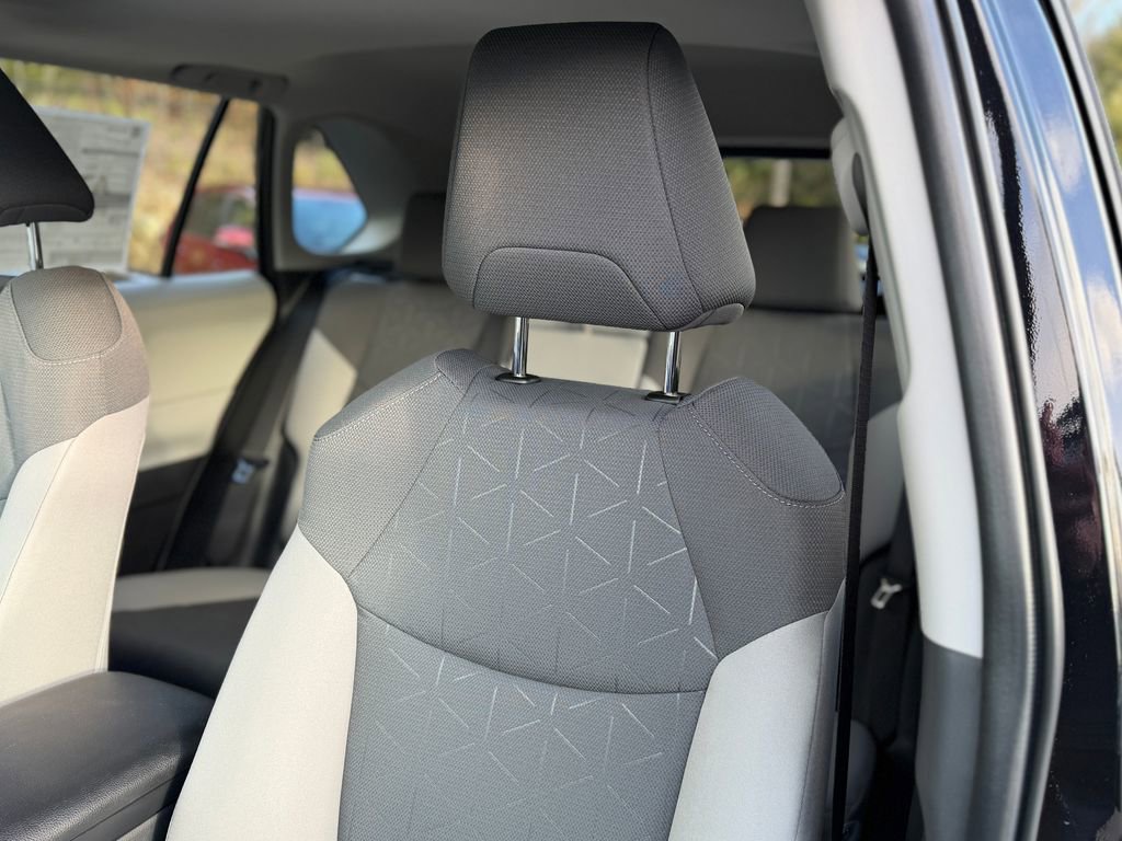 New 2025 Toyota RAV4 XLE w/ Convenience Package image 10