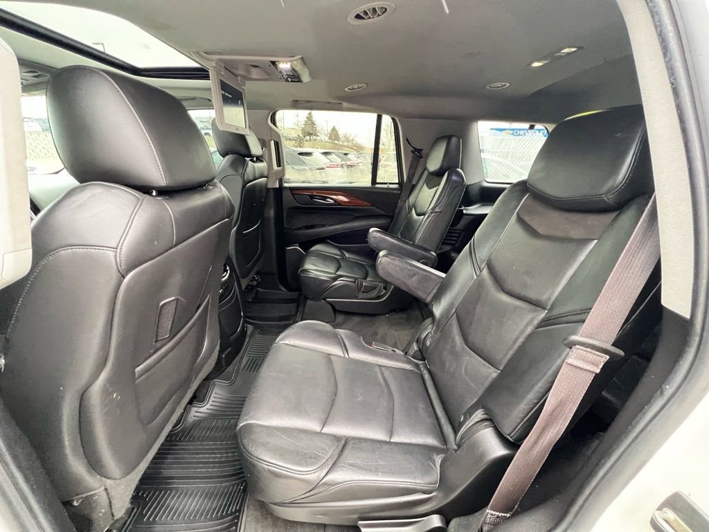 Used 2015 Cadillac Escalade Premium image 22