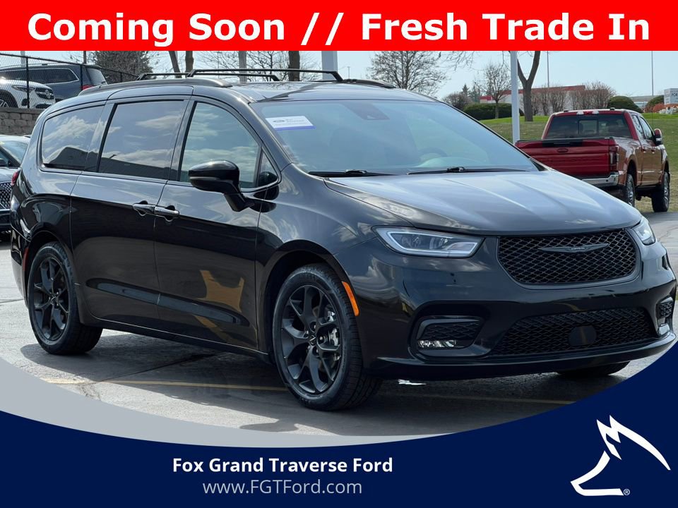 Used 2025 Chrysler Pacifica Limited FWD image 39