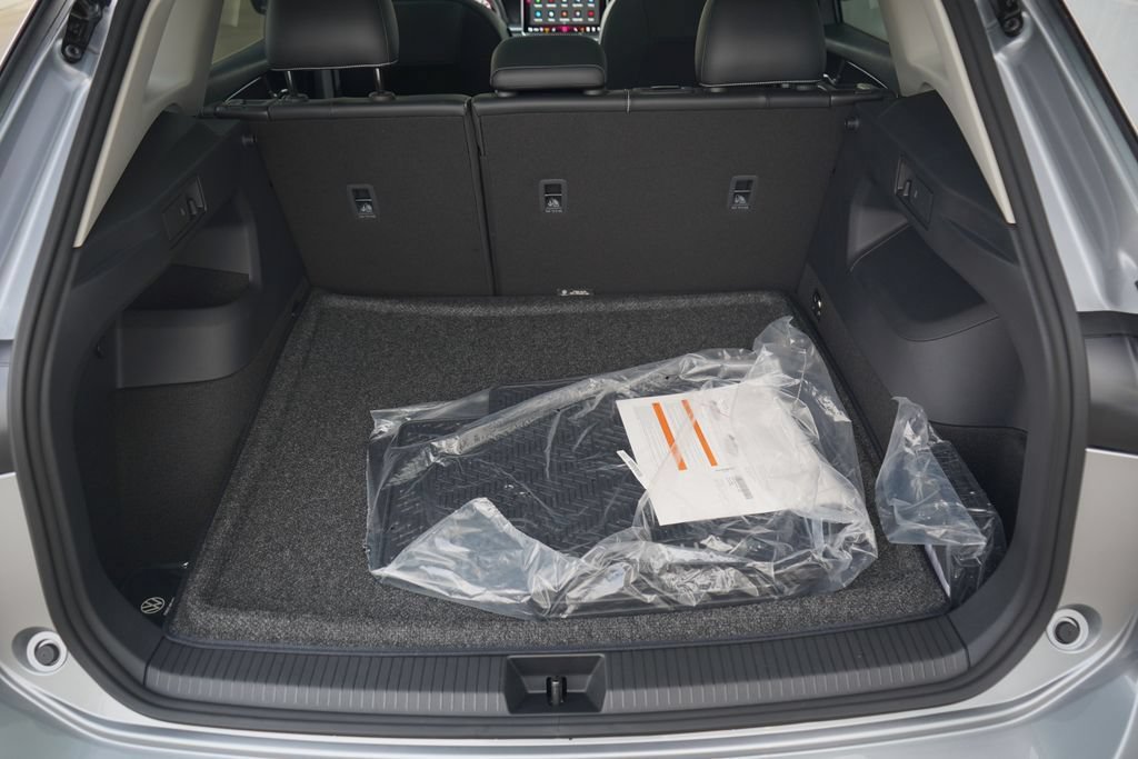 New 2026 Volkswagen Tiguan SE FWD image 13