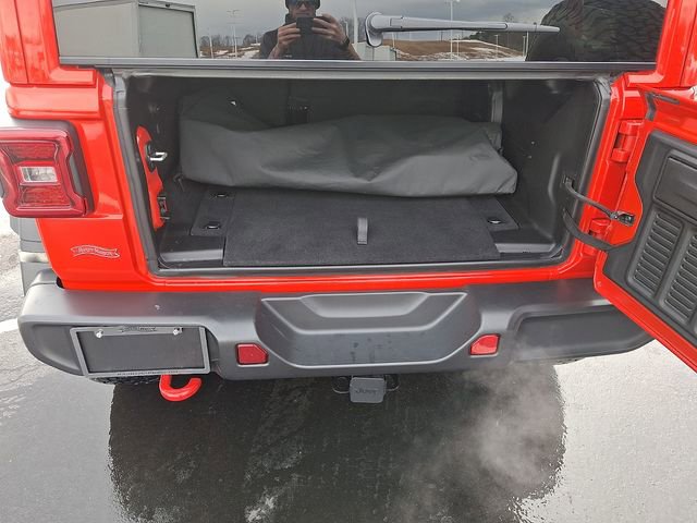 Used 2024 Jeep Wrangler Unlimited Rubicon w/ Technology Group image 29