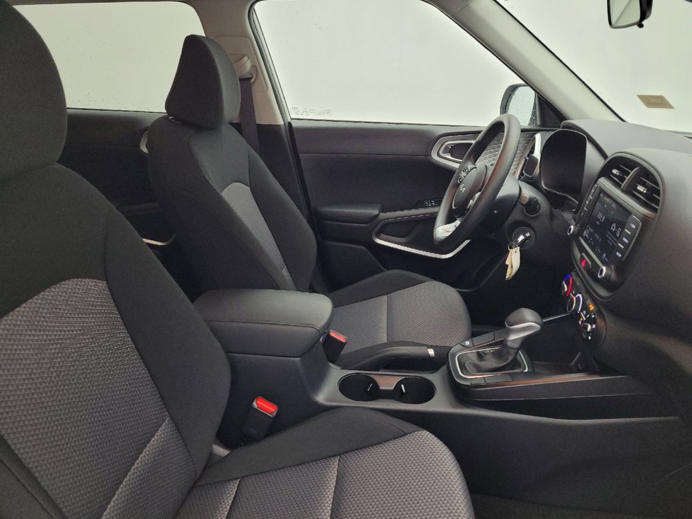 Used 2025 Kia Soul LX image 21