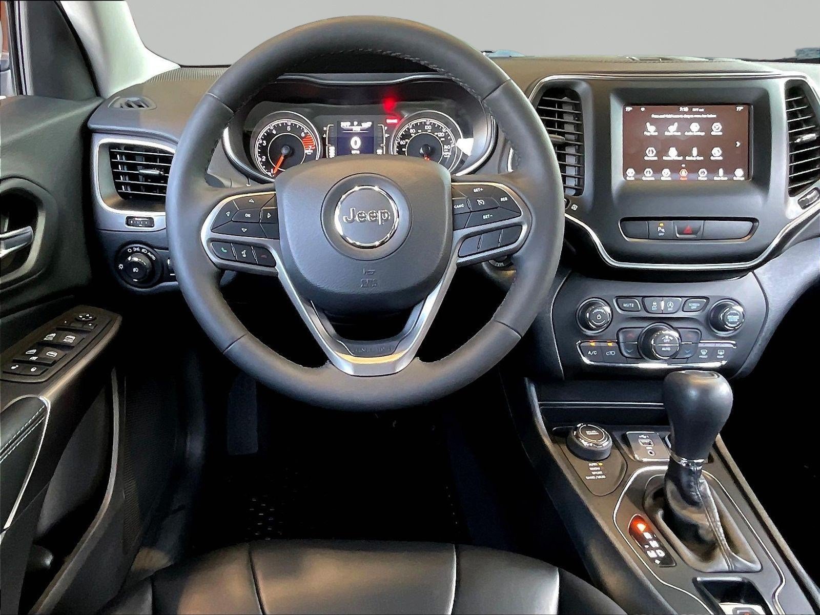 Used 2019 Jeep Cherokee Latitude Plus w/ Comfort/Convenience Group AWD/4WD image 8