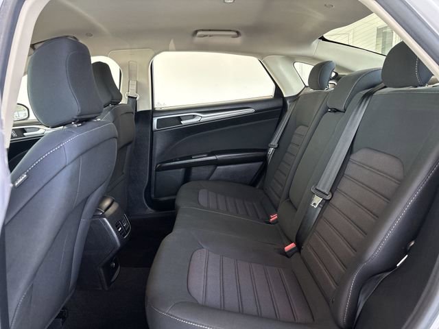 Used 2020 Ford Fusion SE FWD image 16