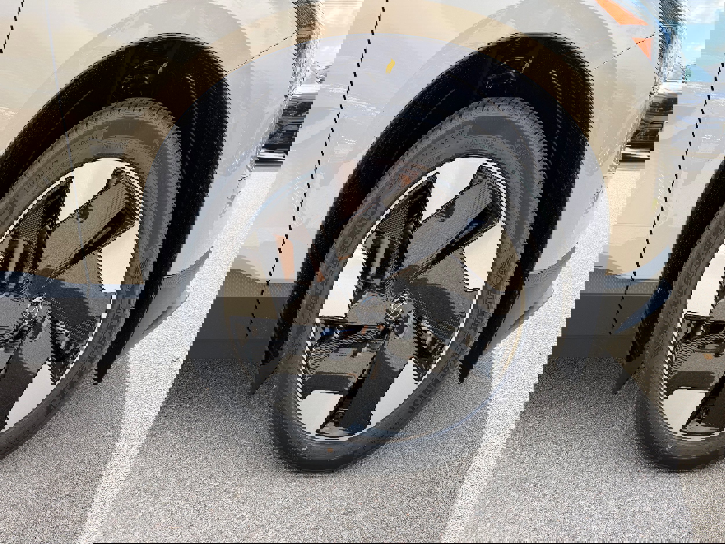 New 2026 Volvo EX30 Plus w/ Protection Package Premier image 7