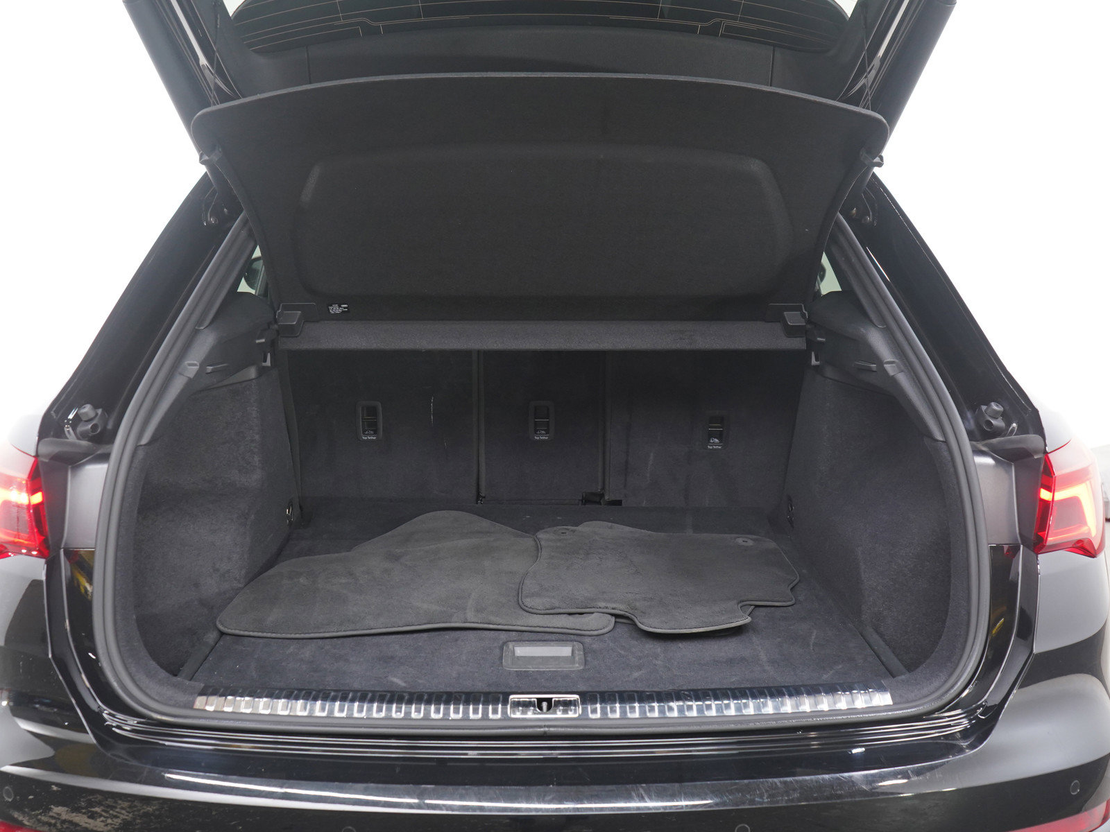 Used 2025 Audi Q3 2.0T Premium image 15