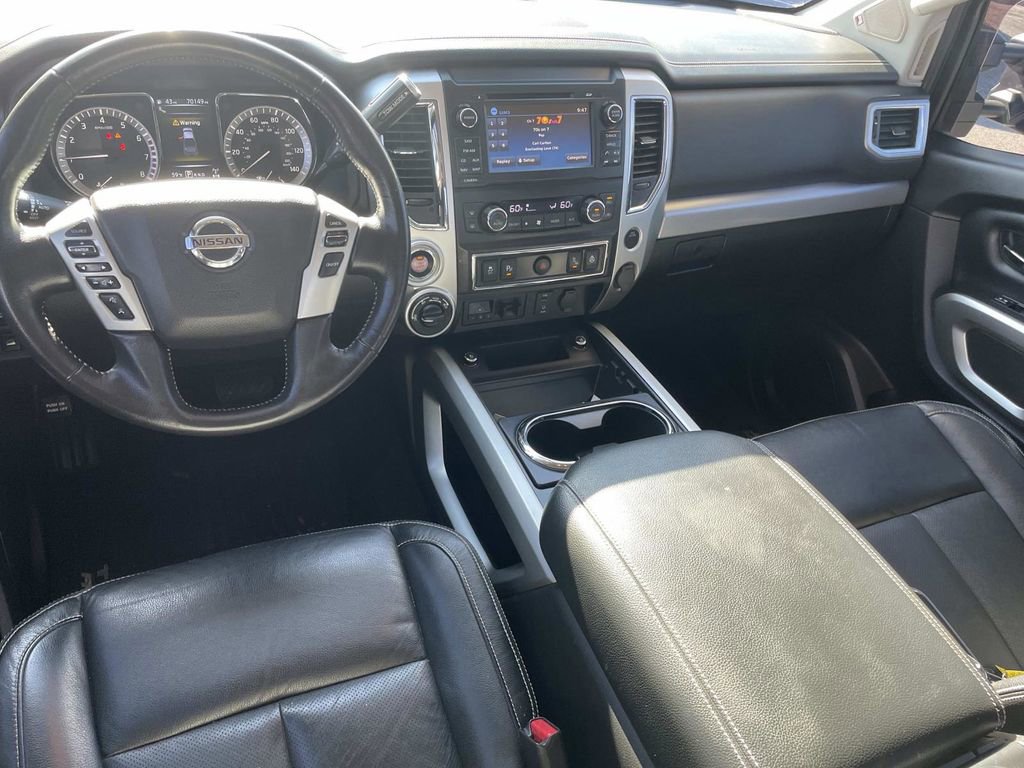 Used 2018 Nissan Titan PRO-4X w/ Pro-4x Convenience Package image 16