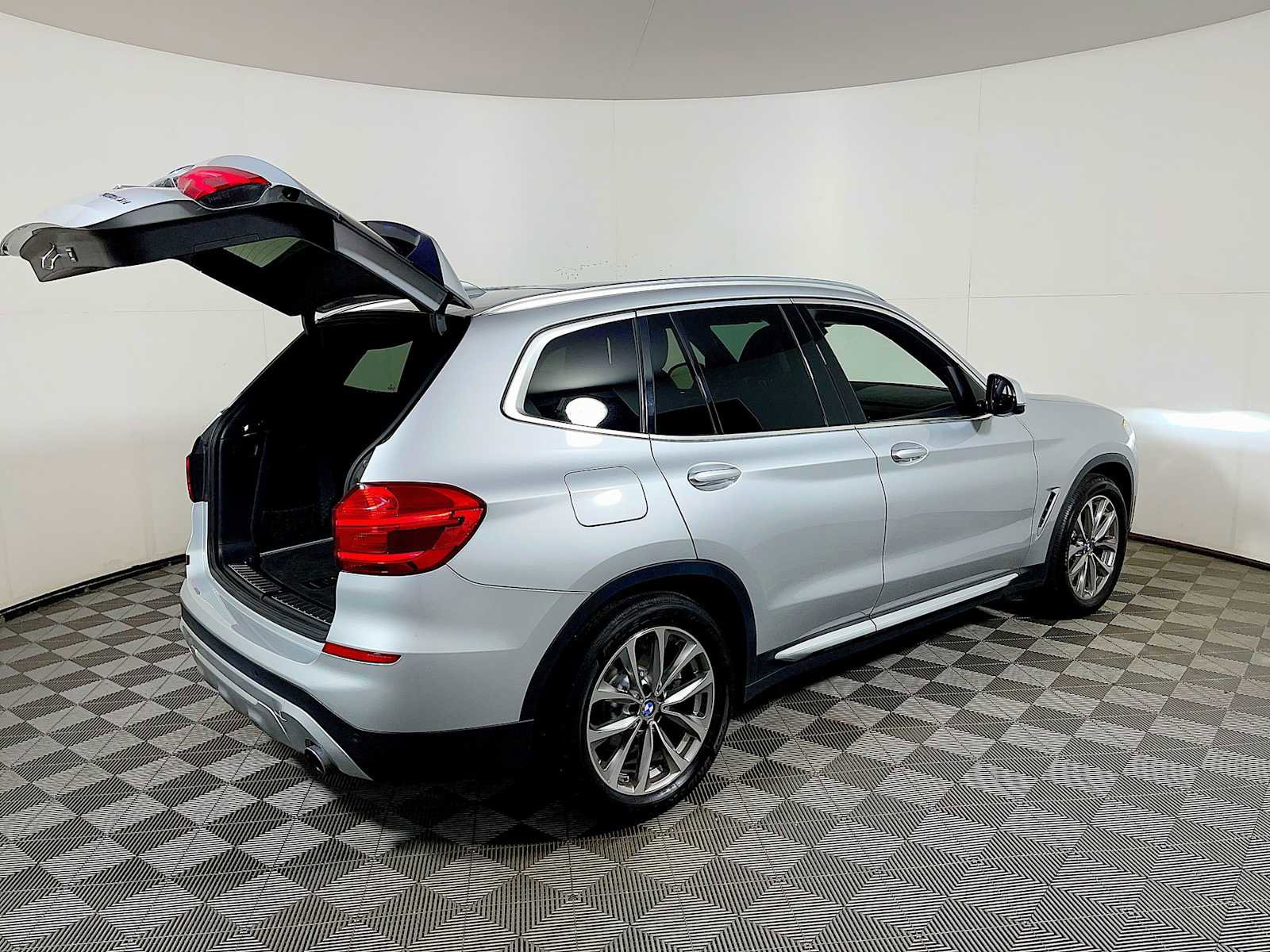 Used 2019 BMW X3 xDrive30i w/ Driving Assistance Package image 21