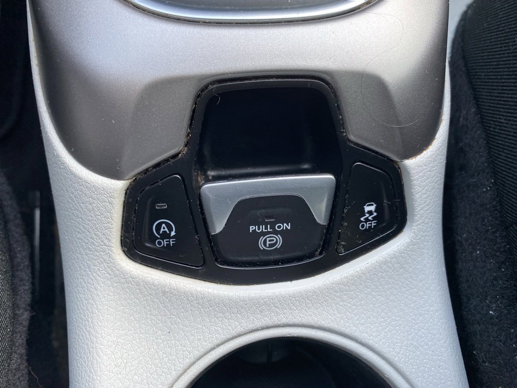 Used 2017 Jeep Compass Latitude image 31