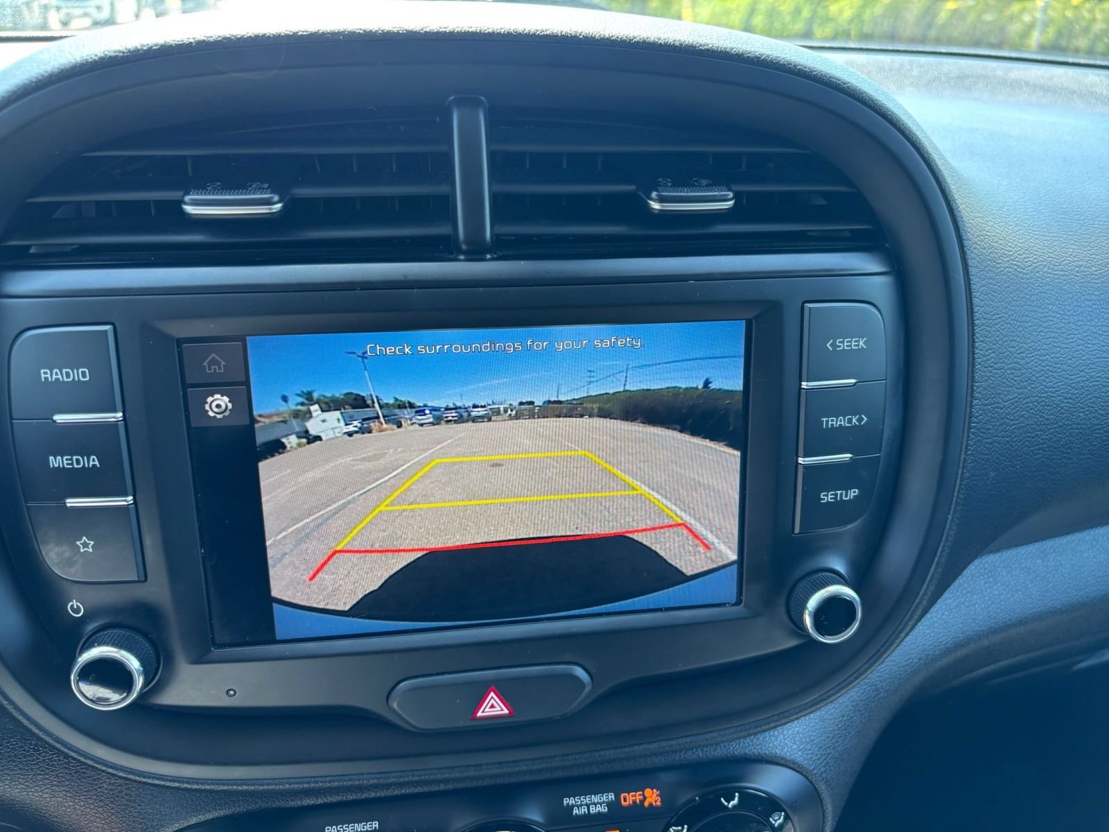 Used 2025 Kia Soul LX w/ LX Technology Package FWD image 21