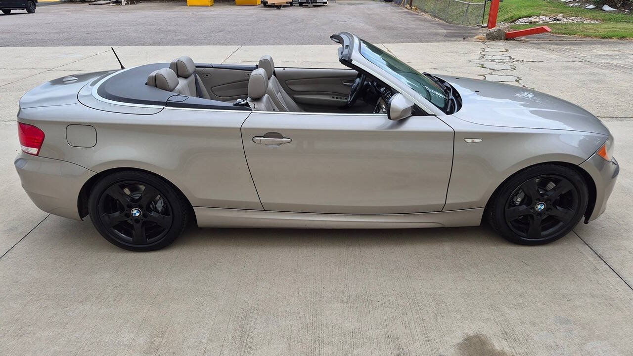 Used 2010 BMW 135i Convertible RWD image 8