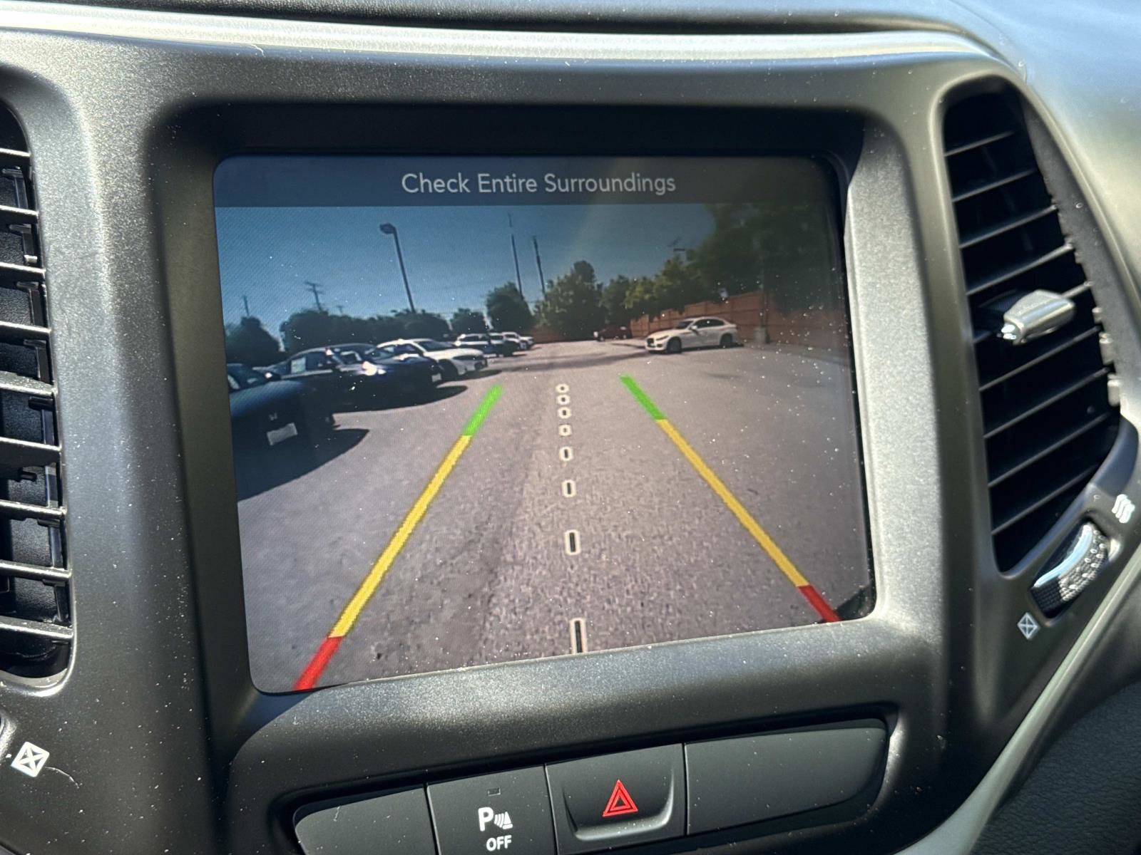 Used 2016 Jeep Cherokee Overland AWD/4WD image 6
