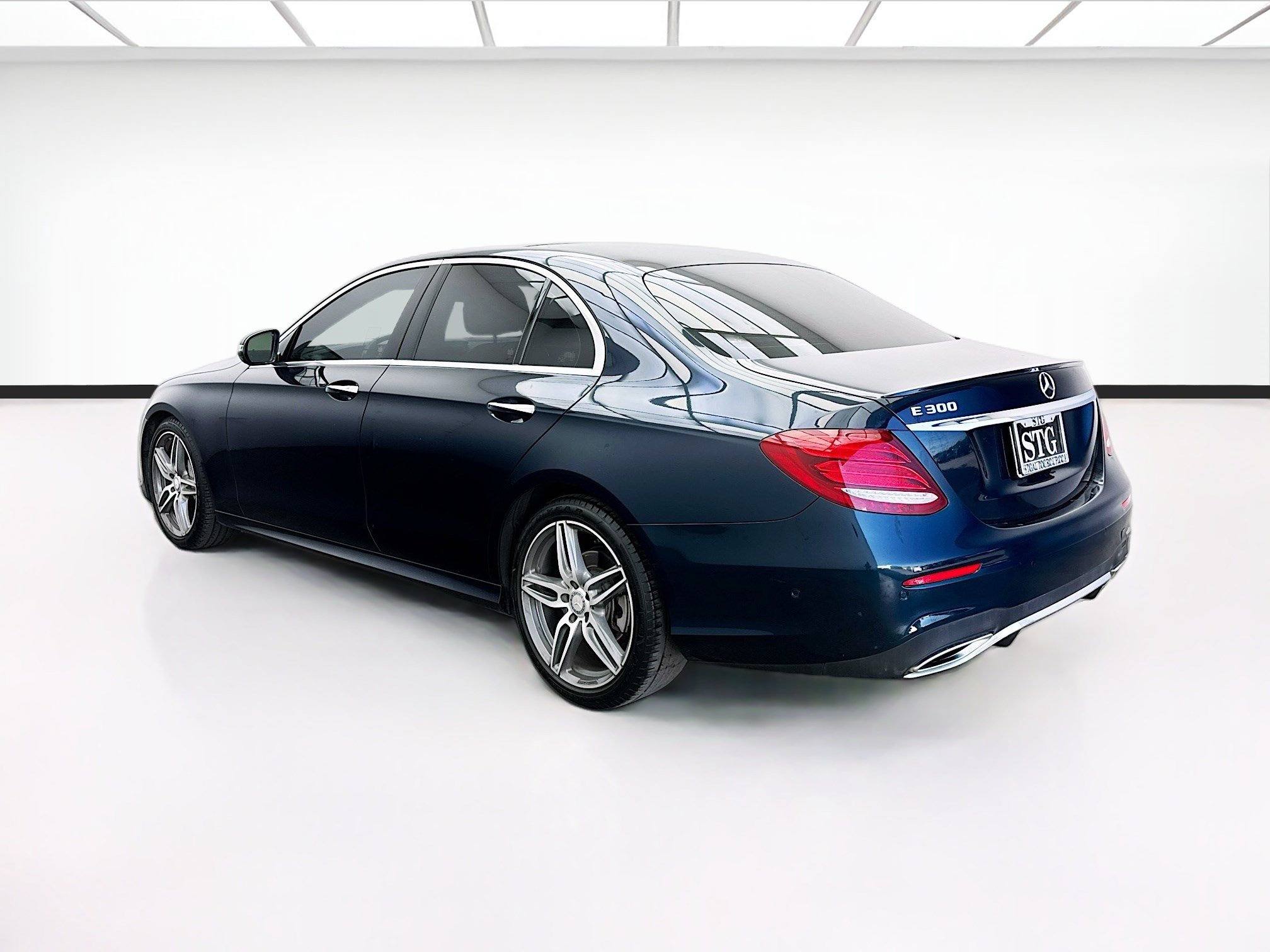 Used 2017 Mercedes-Benz E 300 image 6