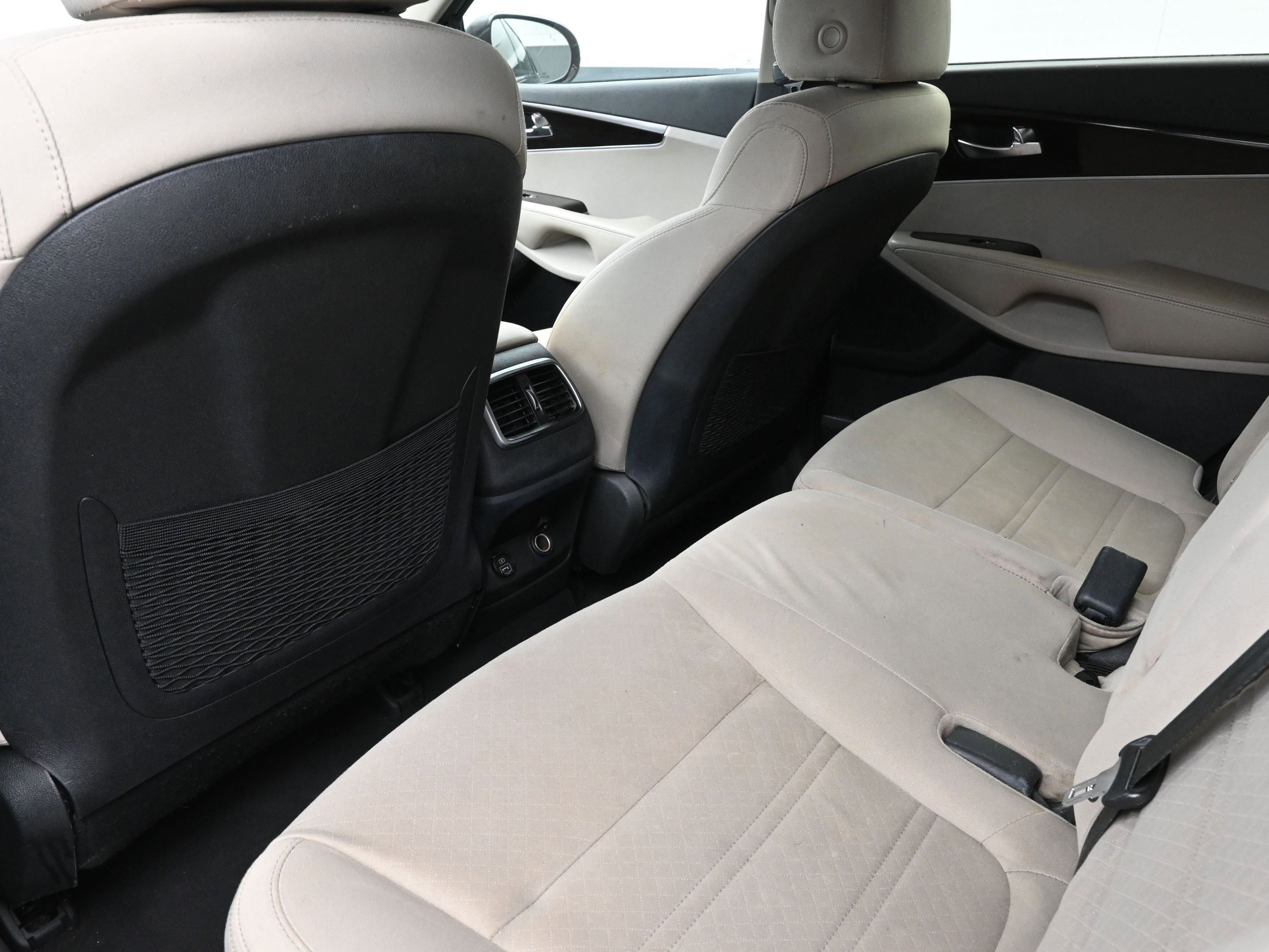 Used 2020 Kia Sorento LX image 21