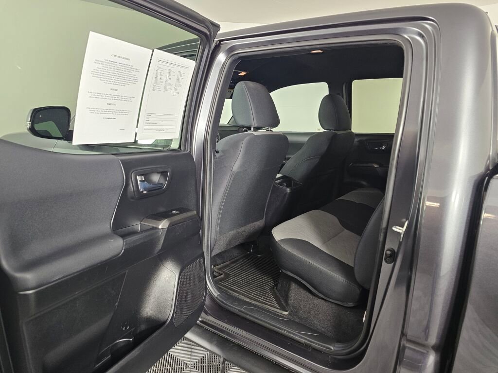 Used 2021 Toyota Tacoma TRD Off-Road image 32