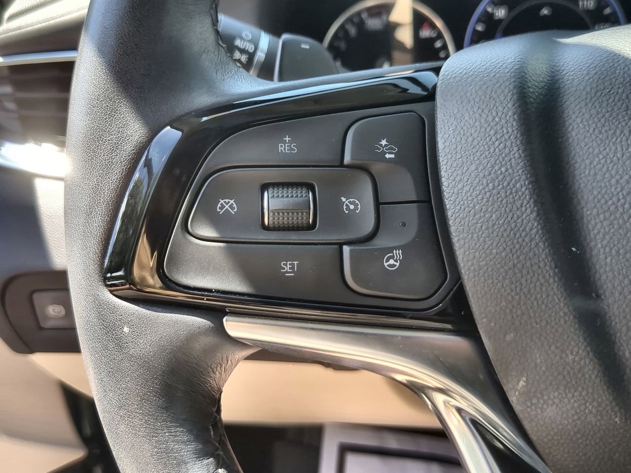 Used 2024 Buick Enclave Avenir FWD image 36