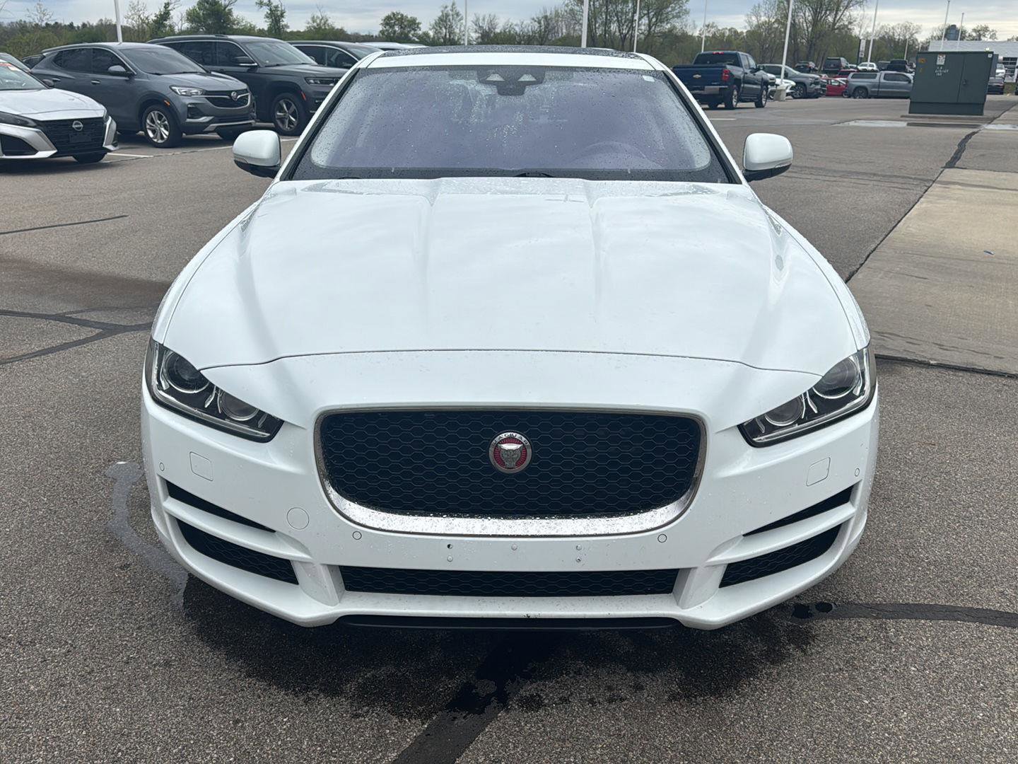 Used 2019 Jaguar XE Premium AWD/4WD image 9
