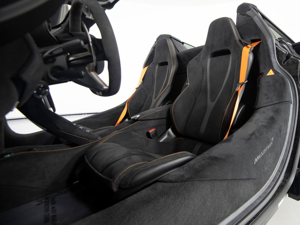 Used 2024 McLaren 750S Spider image 35