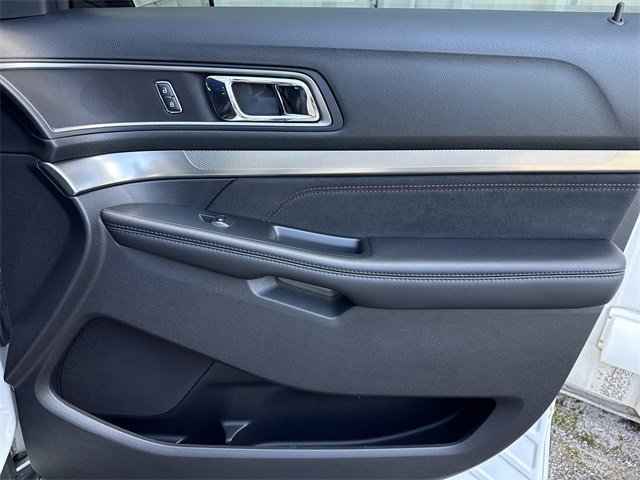 Used 2019 Ford Explorer XLT w/ Equipment Group 202A image 34