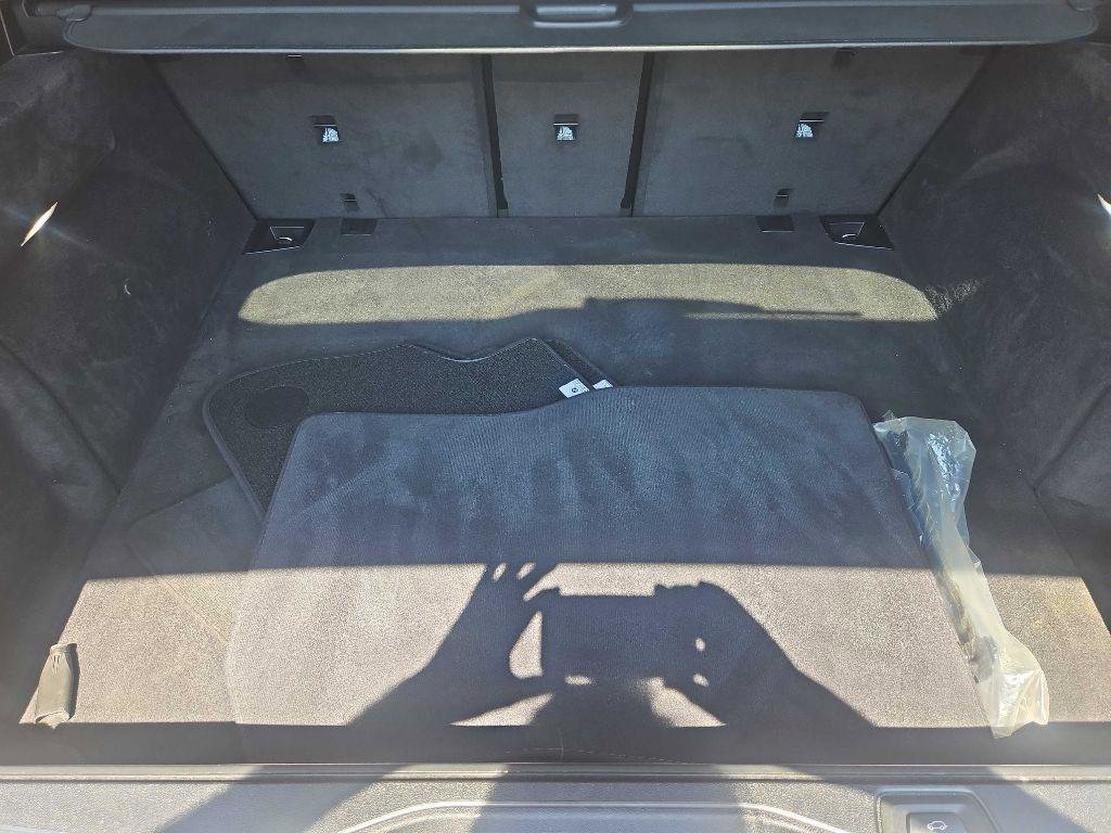 Used 2022 BMW X5 xDrive40i w/ M Sport Package image 11