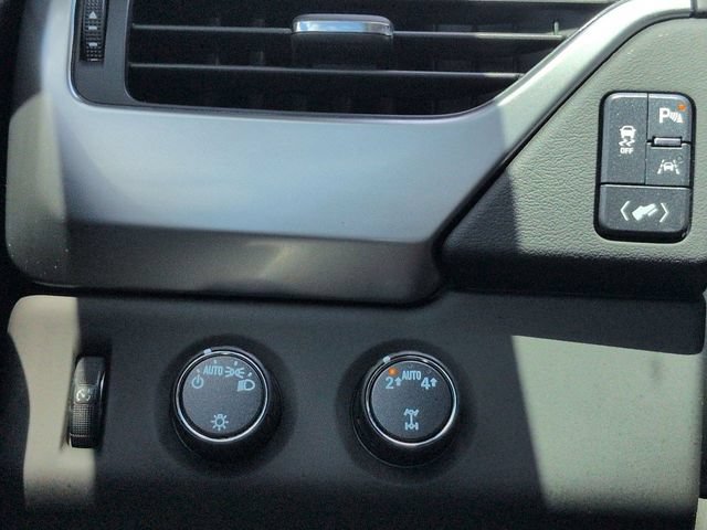Used 2020 Chevrolet Suburban LT AWD/4WD image 25