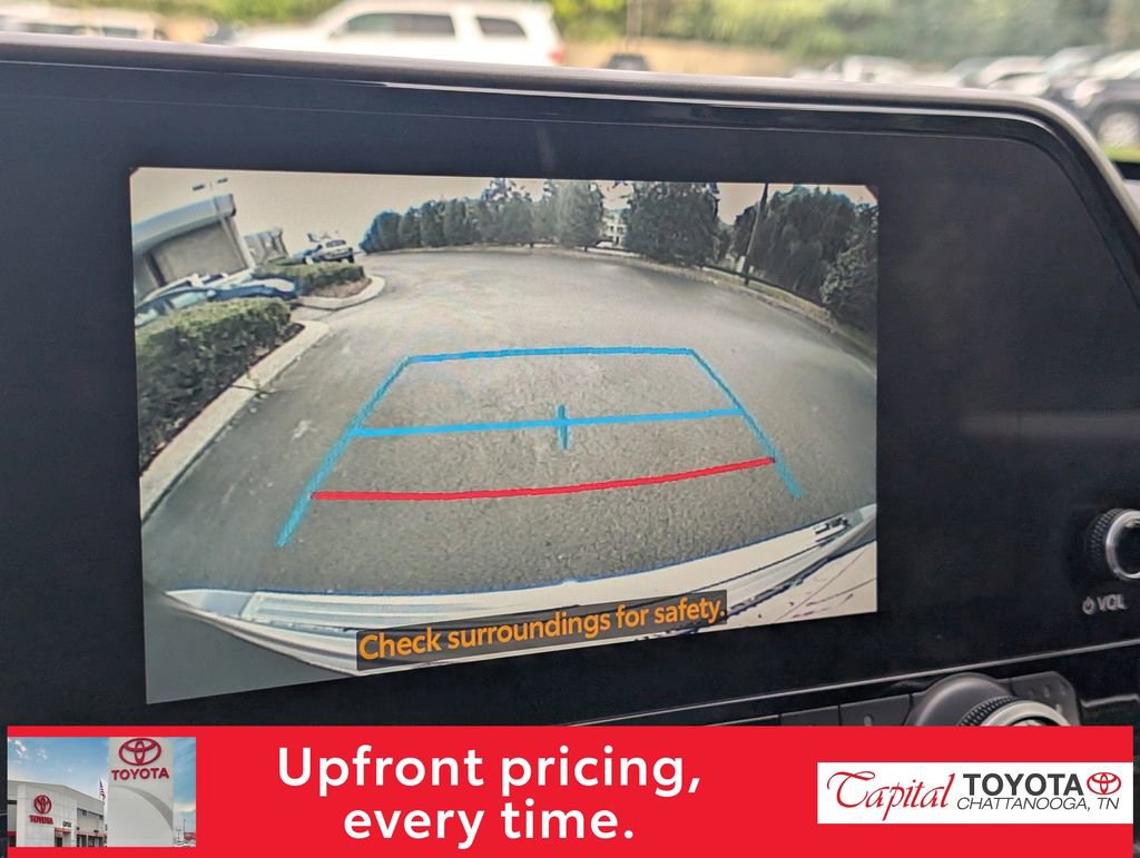 Used 2023 Toyota Highlander XLE FWD image 23