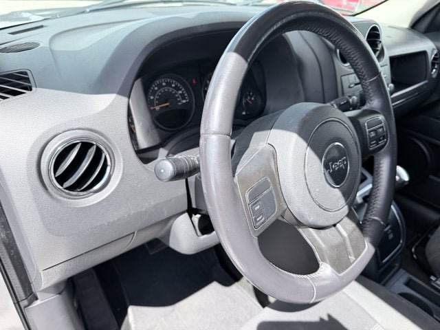 Used 2017 Jeep Patriot Latitude AWD/4WD image 13