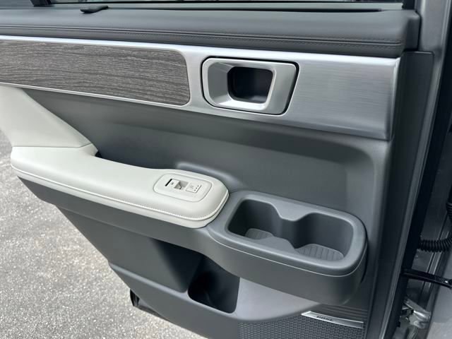 Used 2024 Hyundai Santa Fe Calligraphy image 15