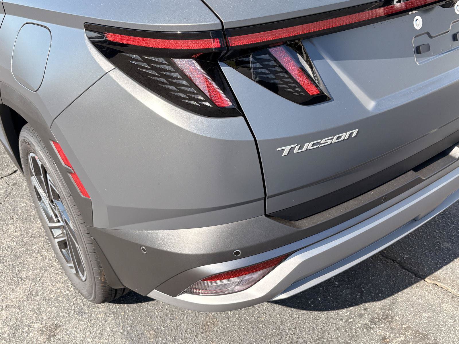 New 2026 Hyundai Tucson Limited FWD image 11