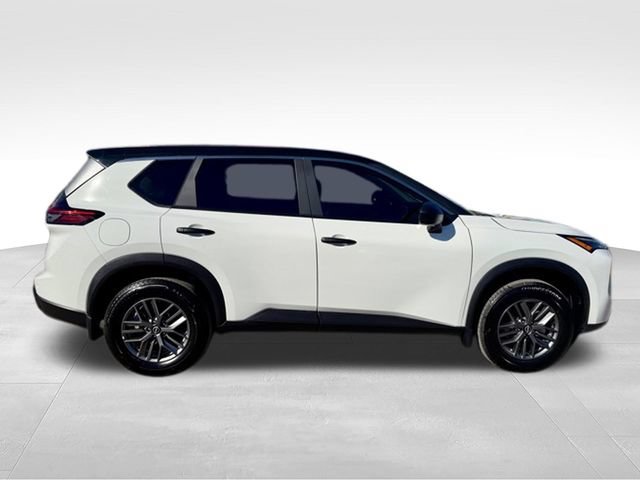 Certified 2025 Nissan Rogue S FWD image 9