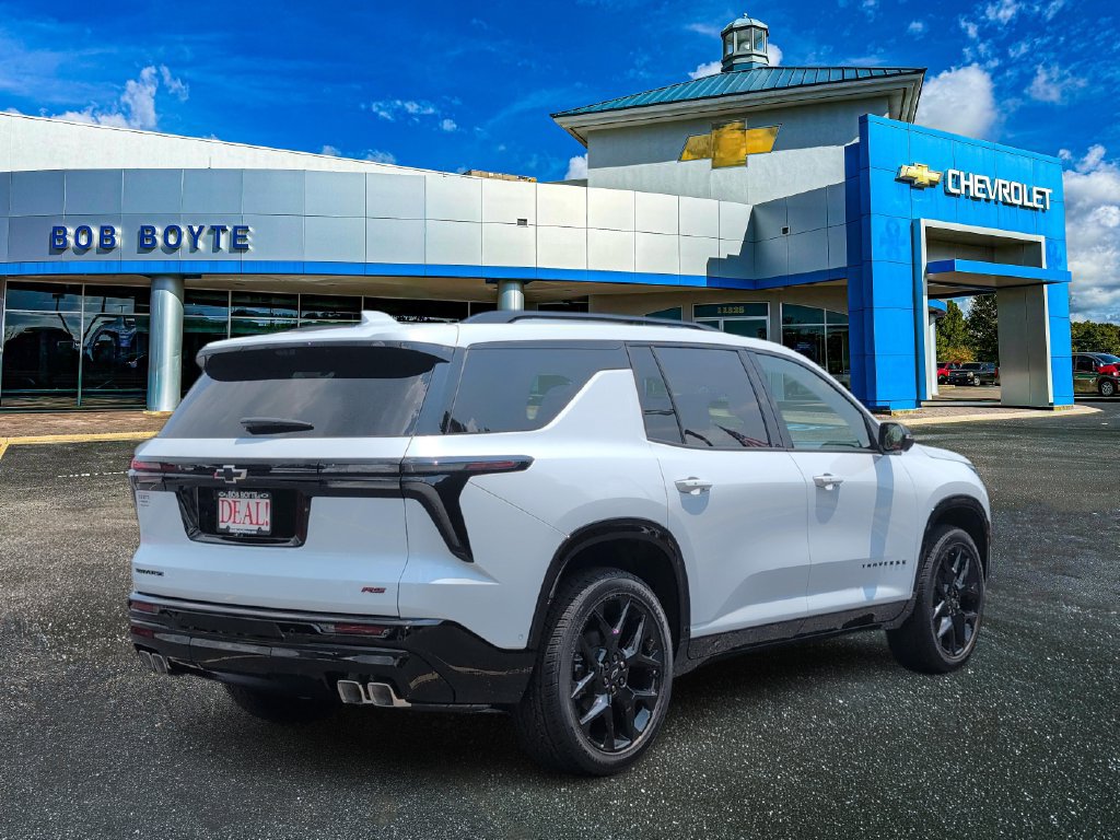 New 2026 Chevrolet Traverse RS w/ LPO, Floor Liner Package FWD image 7