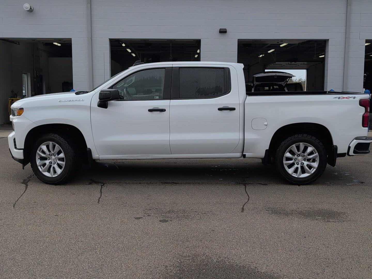 Used 2019 Chevrolet Silverado 1500 Custom w/ Custom Convenience Package image 3