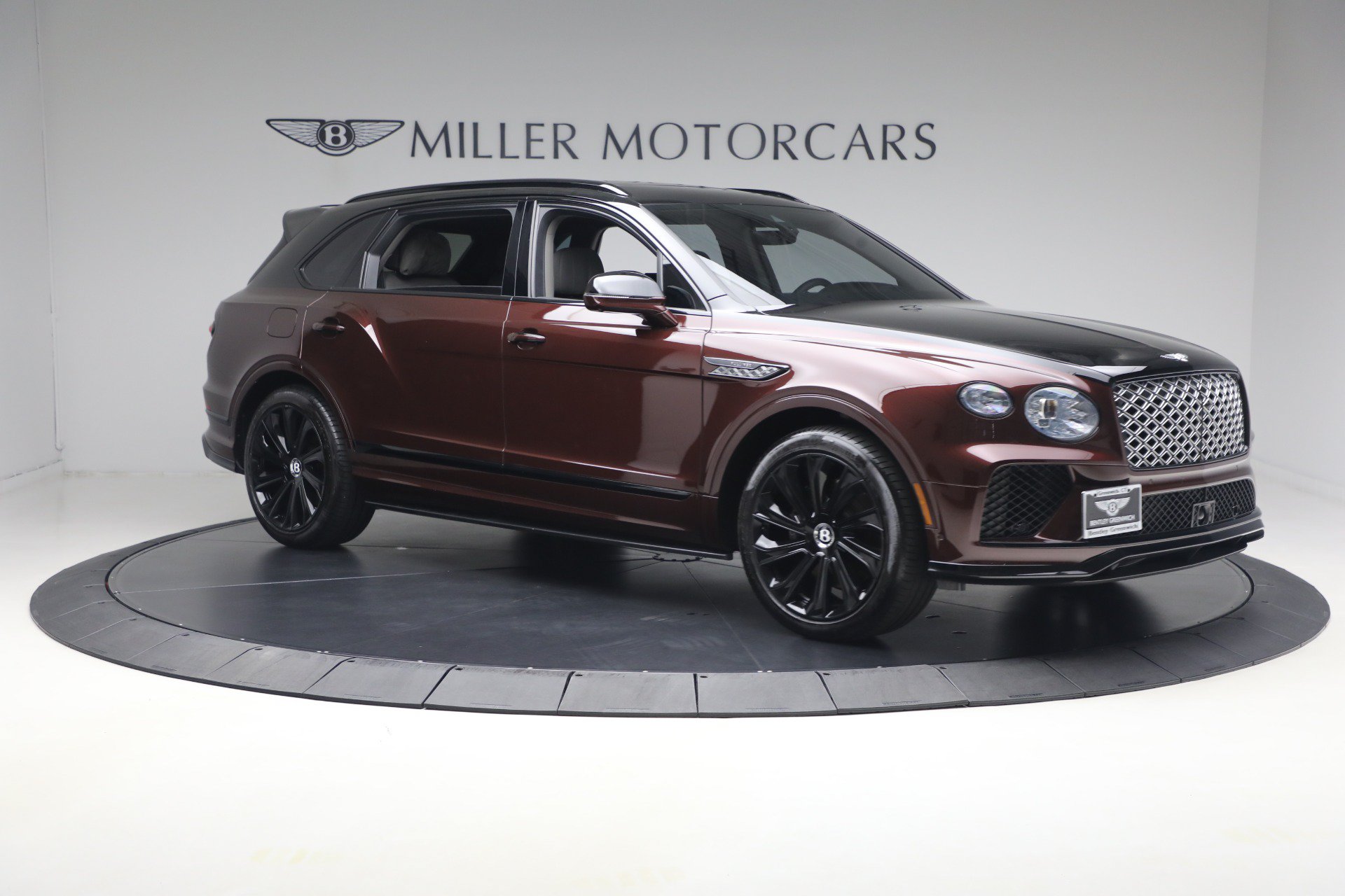 Certified 2024 Bentley Bentayga Extended Wheelbase AWD/4WD image 10