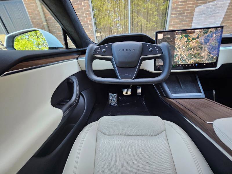 Used 2023 Tesla Model S AWD image 5