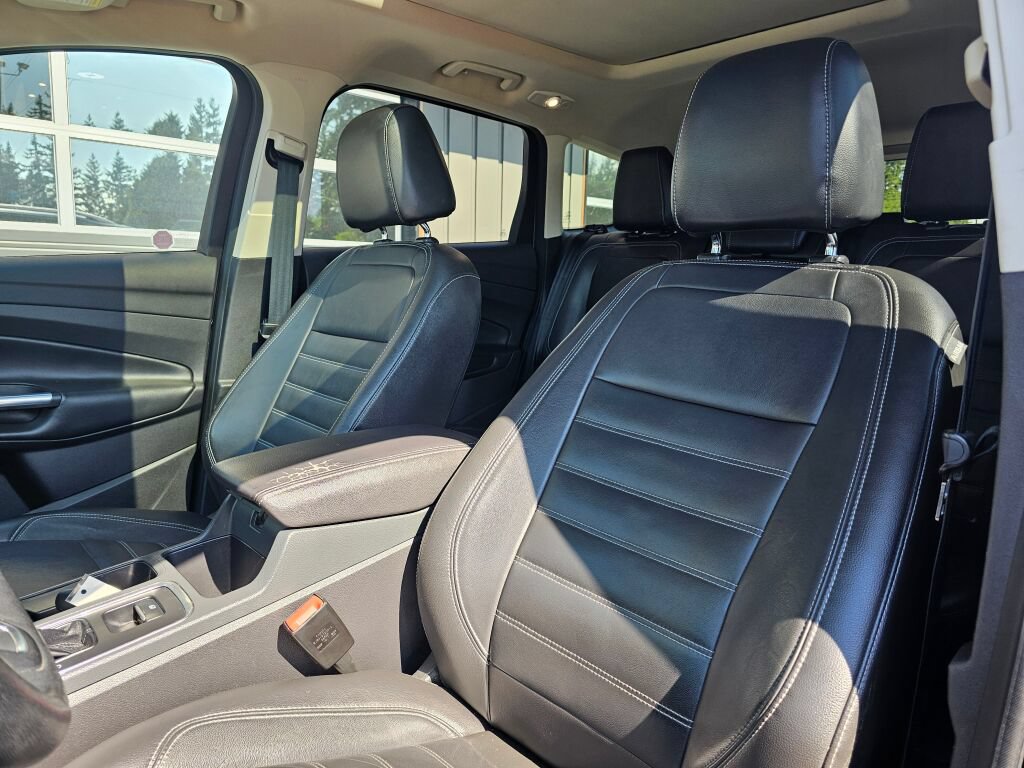Used 2017 Ford Escape Titanium w/ Canadian Touring Package AWD/4WD image 23