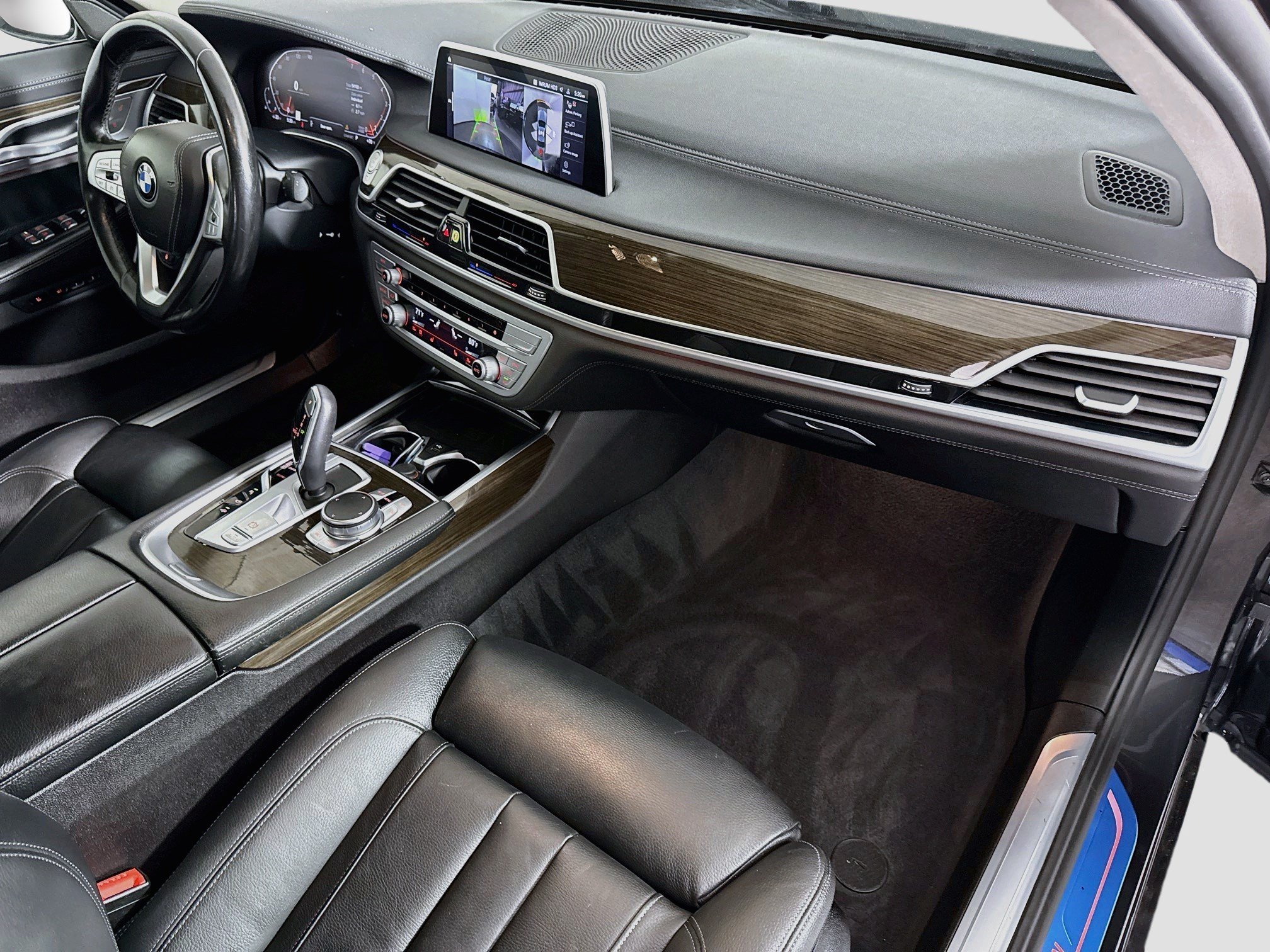 Used 2022 BMW 740i RWD image 30