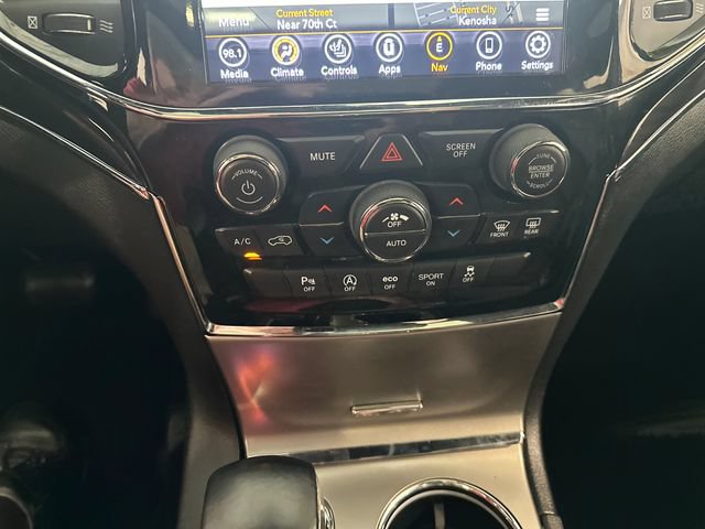 Used 2021 Jeep Grand Cherokee Overland AWD/4WD image 19