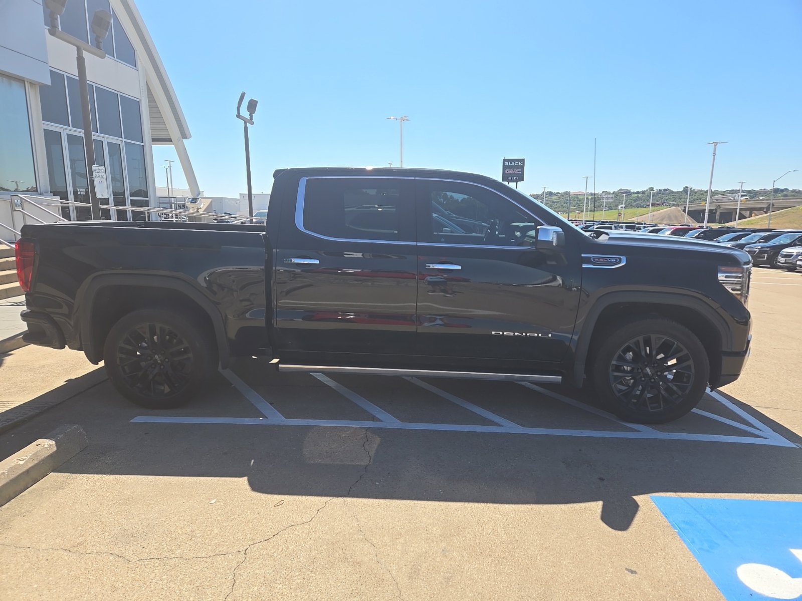 Used 2026 GMC Sierra 1500 Denali w/ Technology Package AWD/4WD image 5
