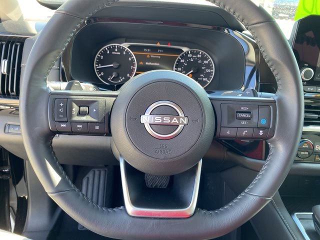 Used 2024 Nissan Pathfinder SV image 18