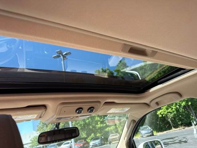 Used 2012 Nissan Pathfinder LE AWD/4WD image 15